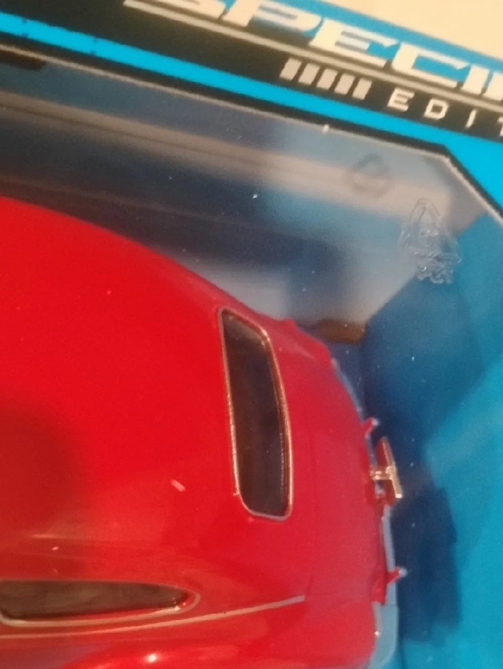 Maisto Special Edition 1948 Chevrolet Fleetline Toy Car - Red